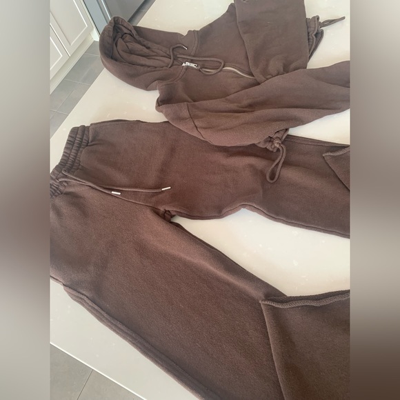 Garage Sweatsuit Set - Picture 2 of 9